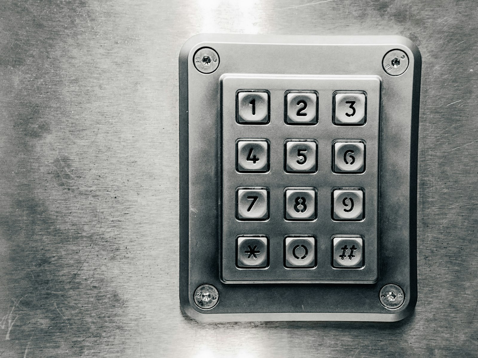 Quel prix pour une alarme maison en 2026 ? Le guide honnête d&rsquo;un installateur