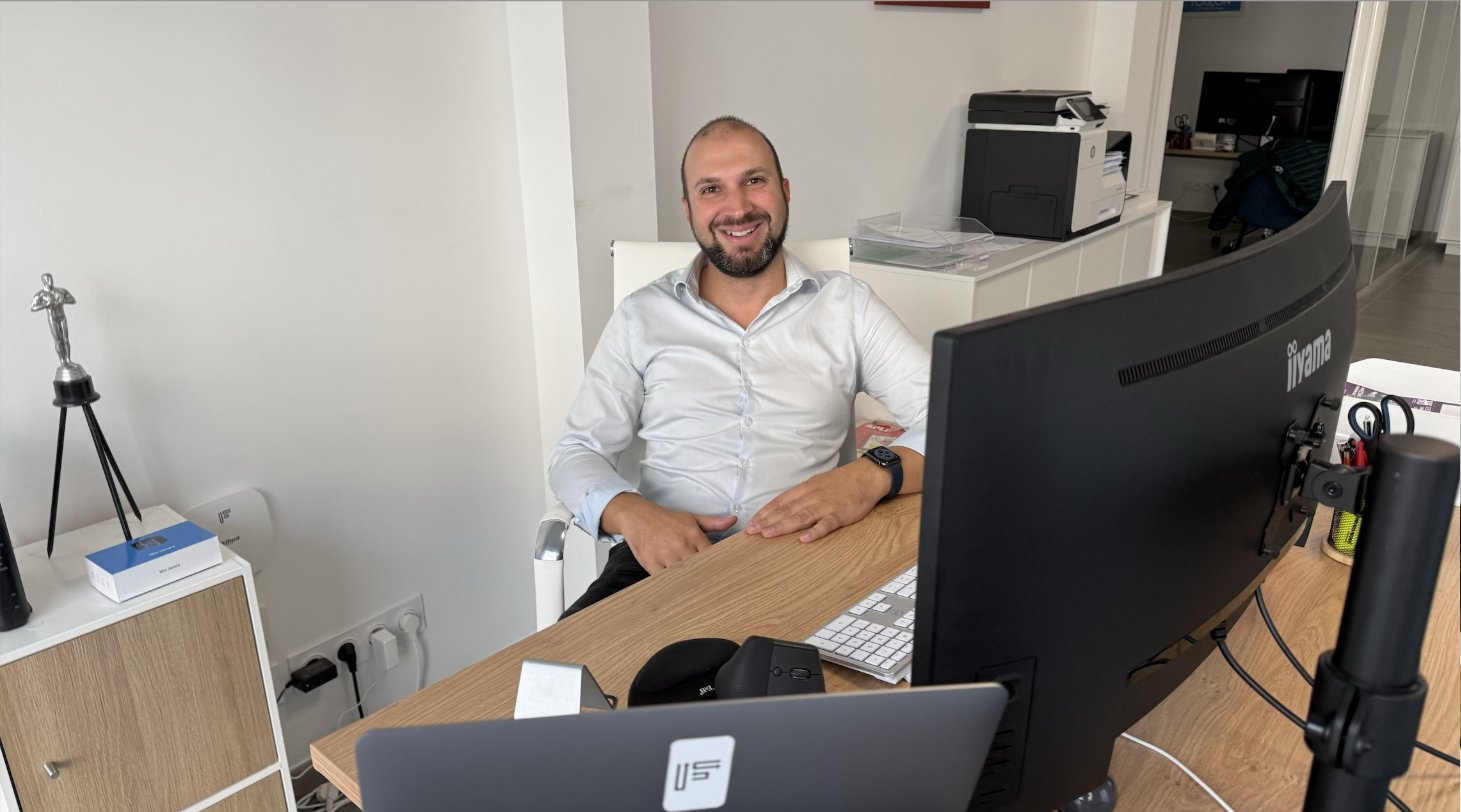 Stéphane Pitaud, fondateur de FOLONEO, dans son bureau à Toulon — photo Var Entreprises